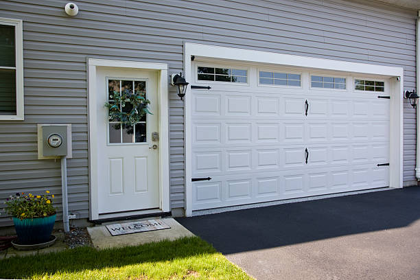 24/7 Emergency Garage Door Roller Replacement experts in Del Rio, CA